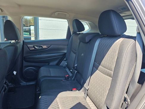 Used 2018 Nissan Rogue S image 18