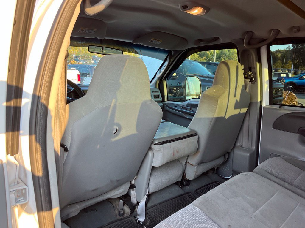 Used 2004 Ford F350 2WD Crew Cab DRW Super Duty image 8
