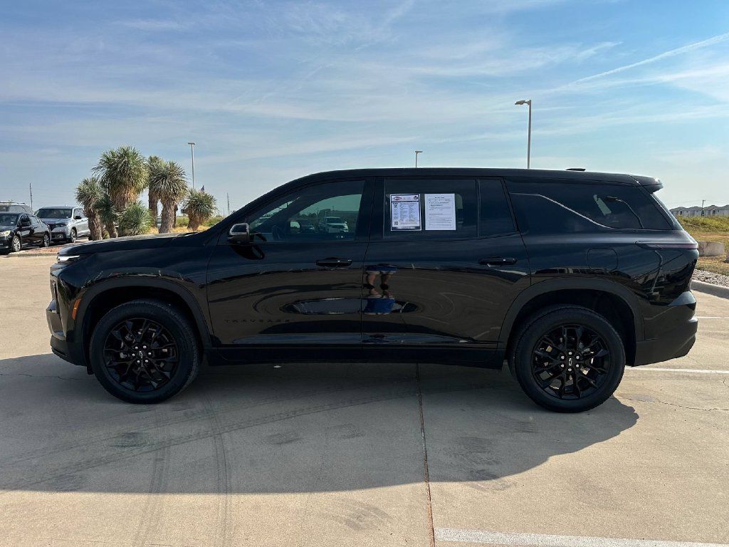 Used 2024 Chevrolet Traverse LS w/ Midnight/Sport Edition FWD image 6