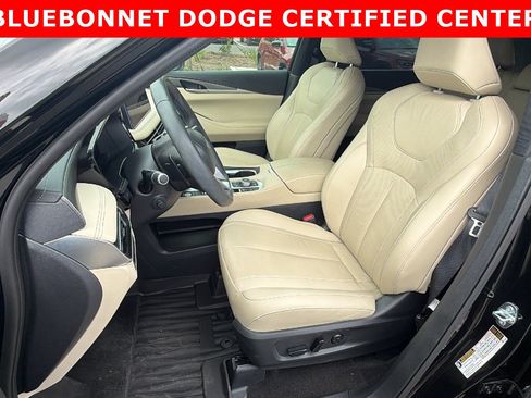 Used 2025 INFINITI QX60 Luxe w/ Vision Package FWD image 12