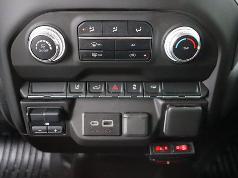 Used 2024 GMC Sierra 2500 Pro w/ Convenience Package image 11