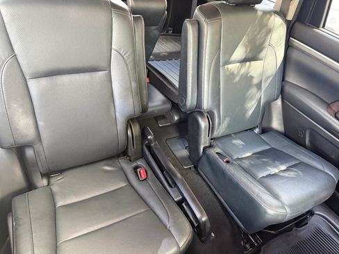 Used 2018 Toyota Highlander Limited Platinum AWD/4WD image 18