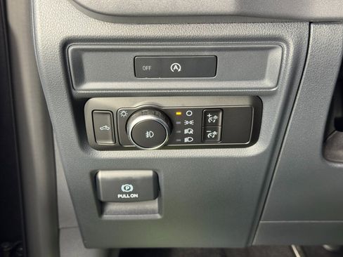 Used 2025 Ford F150 XLT w/ Equipment Group 301A Standard image 17