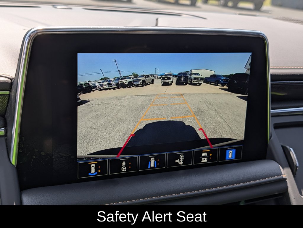 Used 2023 GMC Yukon AT4 w/ Technology Package AWD/4WD image 19
