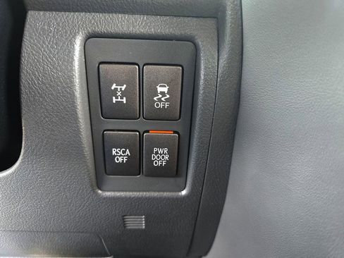 Used 2010 Lexus LX 570 4WD image 20