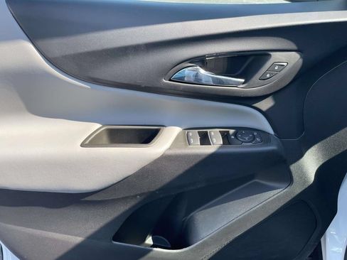 Certified 2024 Chevrolet Equinox LS FWD image 17