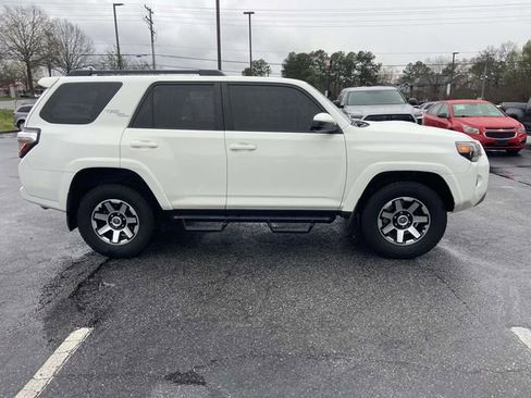 Used 2019 Toyota 4Runner TRD Off-Road image 2
