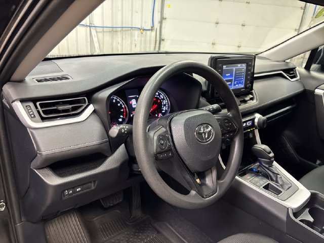 Used 2020 Toyota RAV4 LE w/ All Weather Liner Package AWD/4WD image 17