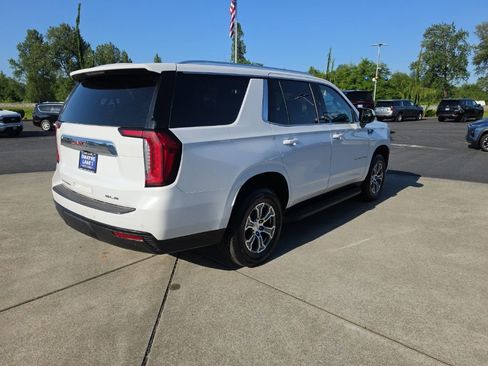 Used 2024 GMC Yukon SLE AWD/4WD image 6