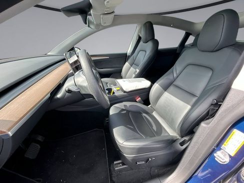 Used 2023 Tesla Model Y Long Range AWD/4WD image 3