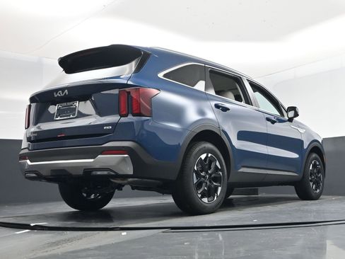 New 2026 Kia Sorento S image 14