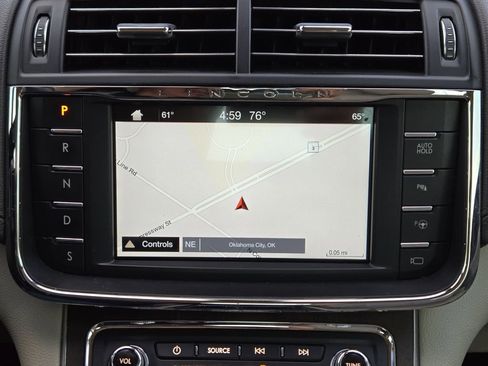 Used 2018 Lincoln Continental Reserve w/ Rear-seat Package image 12