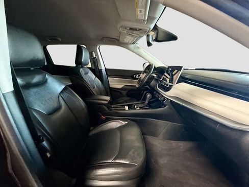 Used 2022 Jeep Compass Limited image 27