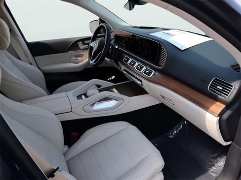 New 2026 Mercedes-Benz GLS 450 4MATIC image 9