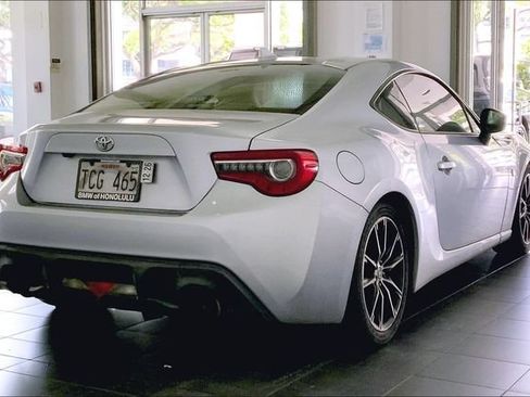 Used 2017 Toyota 86 RWD image 6