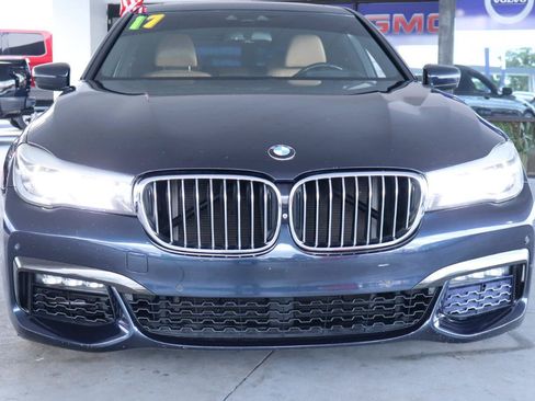 Used 2017 BMW 740i RWD image 10
