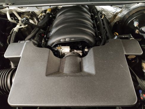 Used 2016 Chevrolet Suburban LT image 30