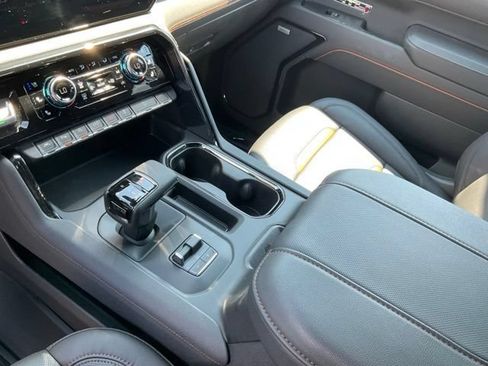 Used 2026 GMC Sierra 1500 AT4 w/ AT4 Premium Package AWD/4WD image 17