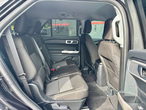 Used 2024 Ford Explorer XLT AWD/4WD image 24