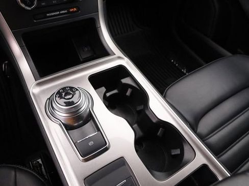 Certified 2024 Ford Edge SEL image 18