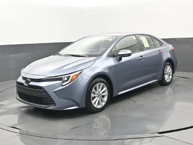 Used 2026 Toyota Corolla LE w/ LE Premium Package FWD image 21