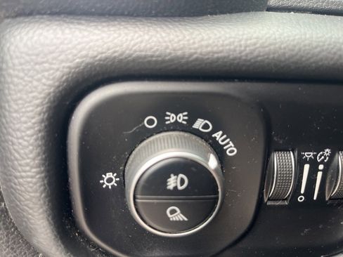 Used 2019 RAM 3500 Laramie image 23