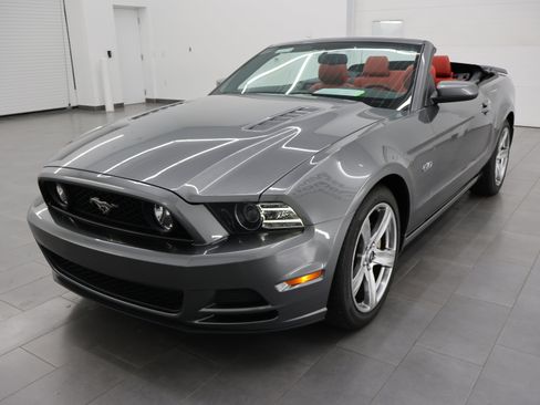 Used 2014 Ford Mustang GT Premium RWD image 50