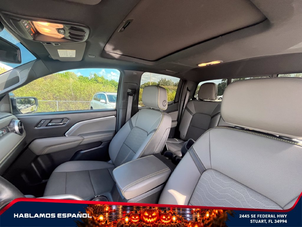 Used 2025 Chevrolet Colorado ZR2 w/ Technology Package AWD/4WD image 14