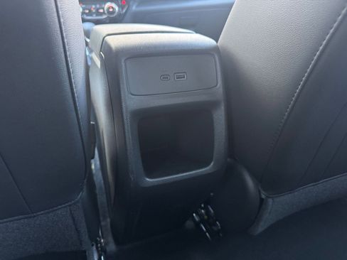 Used 2025 Chevrolet Trax LT w/ LT Convenience Package image 22