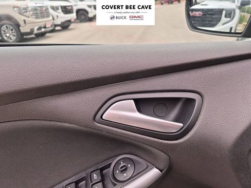 Used 2013 Ford Focus SE image 32