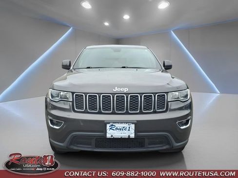 Used 2019 Jeep Grand Cherokee Laredo AWD/4WD image 9