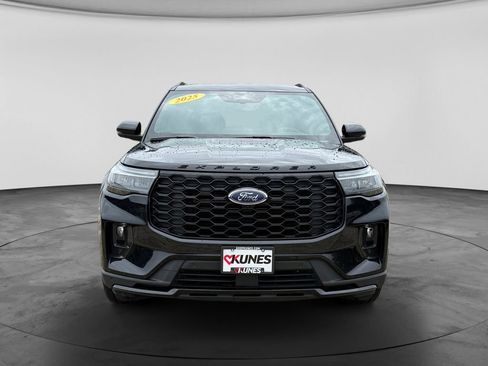 Used 2025 Ford Explorer ST-Line AWD/4WD image 2