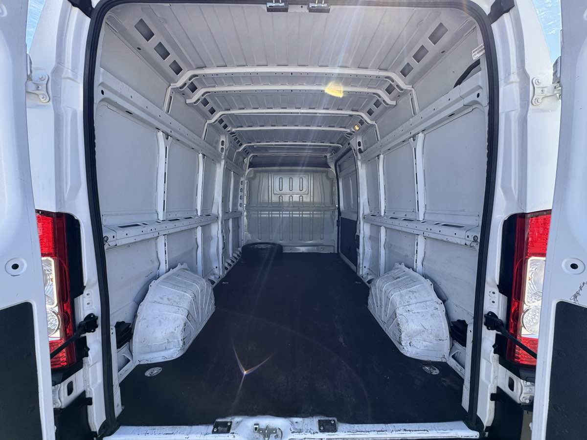 Used 2023 RAM ProMaster 2500 w/ Driver Convenience Group FWD image 34