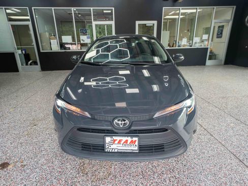 Used 2025 Toyota Corolla LE FWD image 6