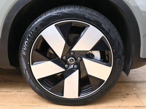 Used 2023 Volvo C40 P8 Recharge Ultimate AWD/4WD image 33