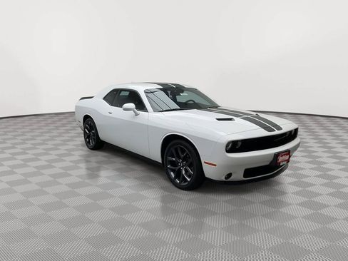 Used 2019 Dodge Challenger SXT w/ Driver Convenience Group RWD image 28