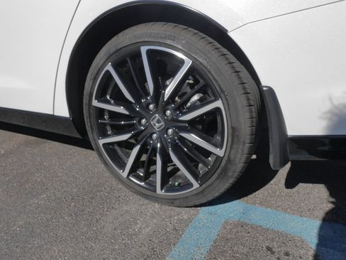 Used 2024 Honda Accord Touring image 9