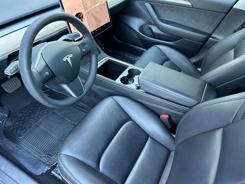 Used 2023 Tesla Model 3 Standard Range RWD image 9