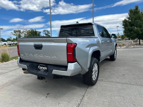 Used 2025 Toyota Tacoma SR5 AWD/4WD image 7