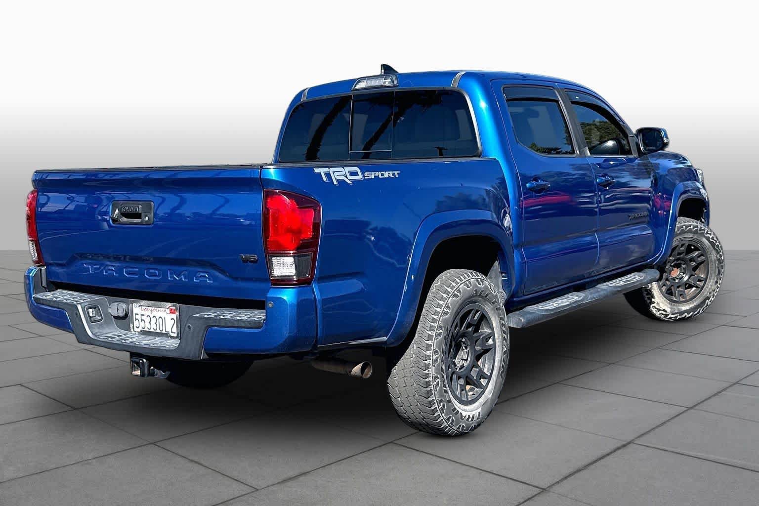 Used 2018 Toyota Tacoma TRD Sport w/ Technology Package RWD image 12