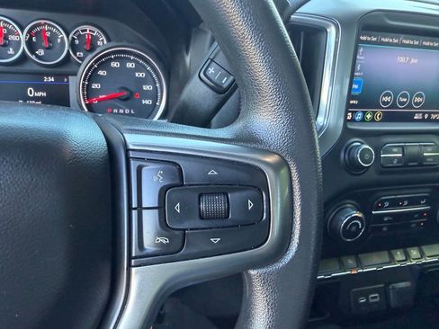 Used 2020 Chevrolet Silverado 1500 LT image 30