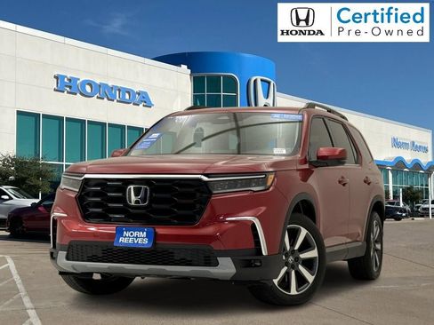 Certified 2025 Honda Pilot Touring image 1