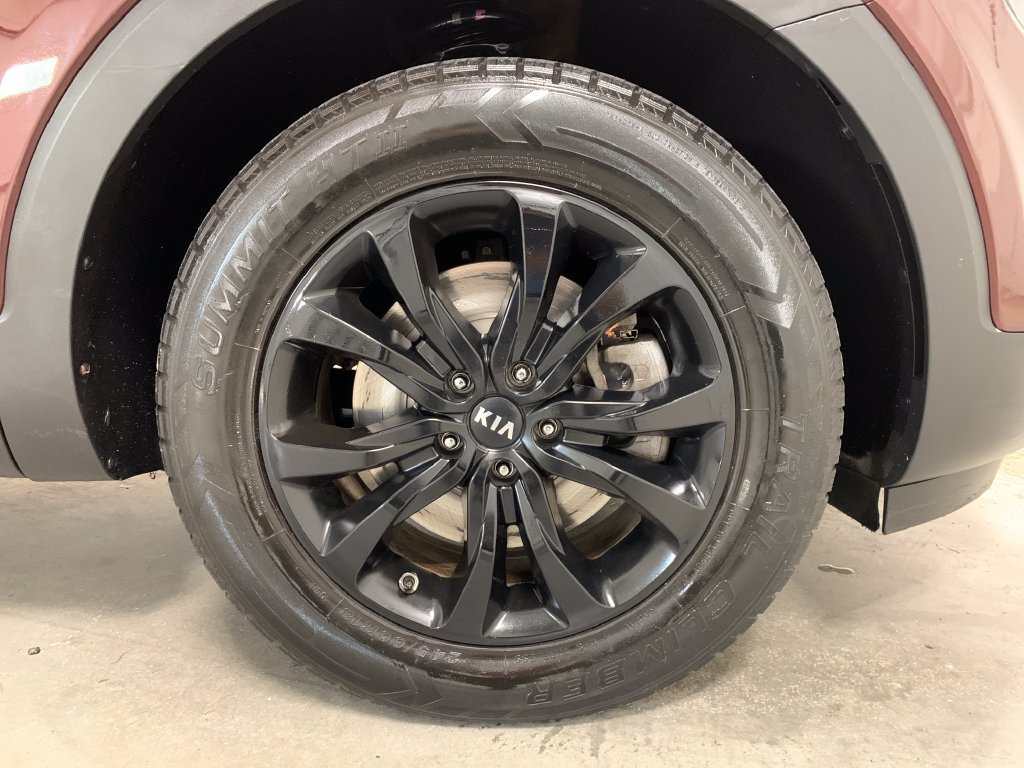 Used 2020 Kia Telluride LX AWD/4WD image 13
