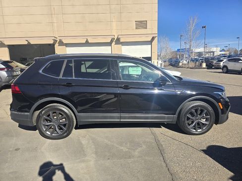 Used 2022 Volkswagen Tiguan SE w/ Panoramic Sunroof Package image 5