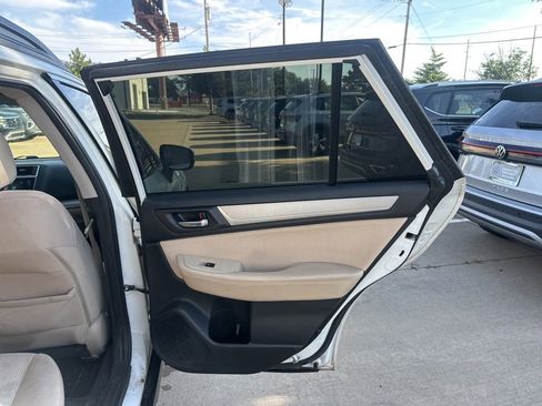 Used 2018 Subaru Outback 2.5i Premium AWD/4WD image 13