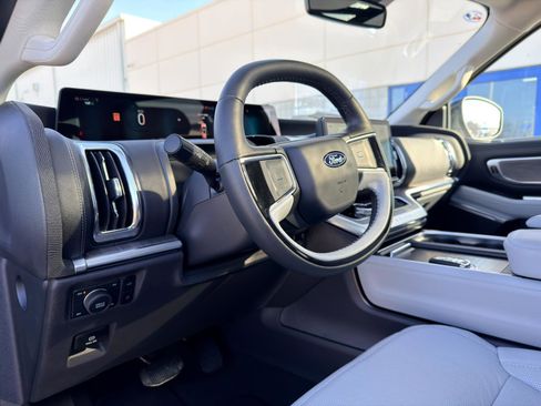 New 2025 Ford Expedition Platinum w/ Platinum Ultimate Package image 16