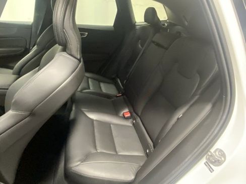 Used 2025 Volvo XC60 B5 Core image 14