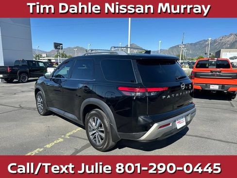 Used 2024 Nissan Pathfinder SL AWD/4WD image 8