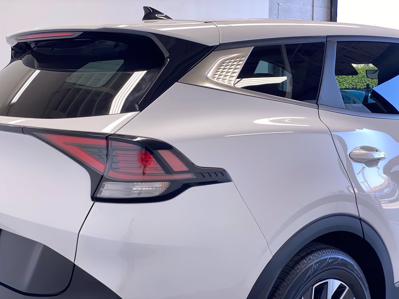 Certified 2025 Kia Sportage EX FWD image 10