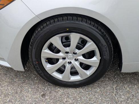 Used 2024 Toyota Corolla LE image 11